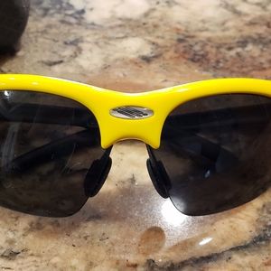 Yellow cycling/sports sunglasses